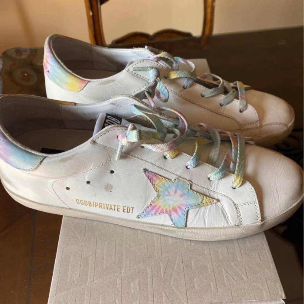 Worn once Tie dye limited edition superstar38 Golden Goose